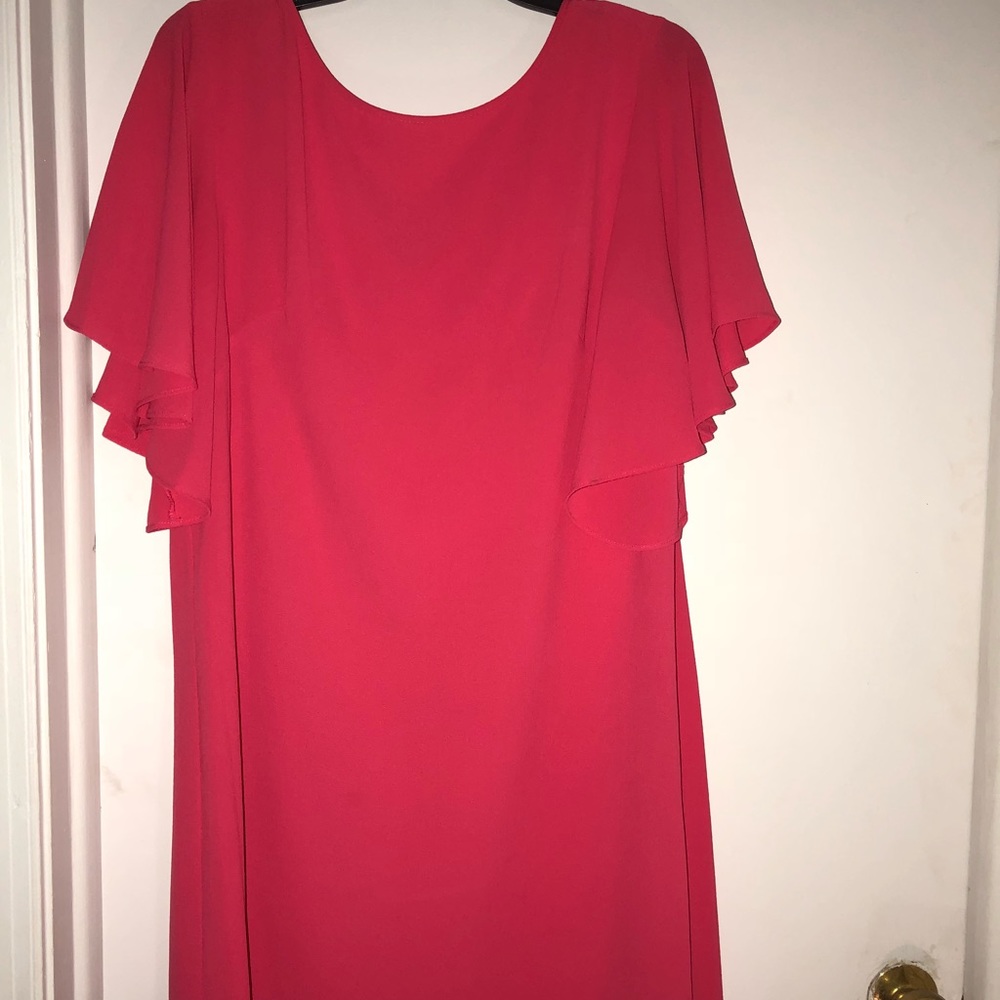 Pink dress with winged sleeve